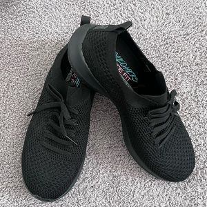 Sketchers Wide Fit Memory Foam slip on sneakers NWOT